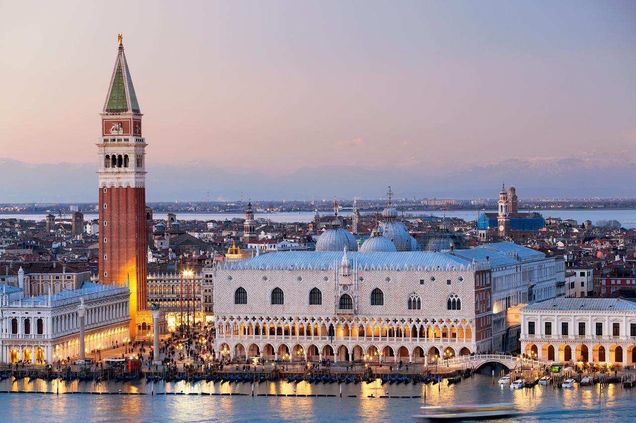 San Polo Near Rialto Fish Market Venice Exterior photo